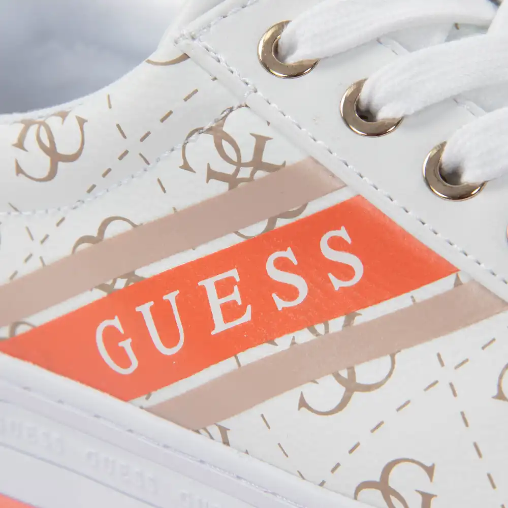 Basket de ville basse femme Guess Barona Blanc - ZESHOES