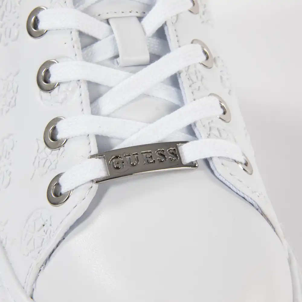 Basket de ville basse femme Guess Brody Blanc - ZESHOES Basket de ville basse femme Guess Brody Blanc - ZESHOES