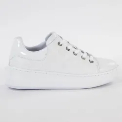 Basket de ville basse femme Guess Brody Blanc - ZESHOES Basket de ville basse femme Guess Brody Blanc - ZESHOES