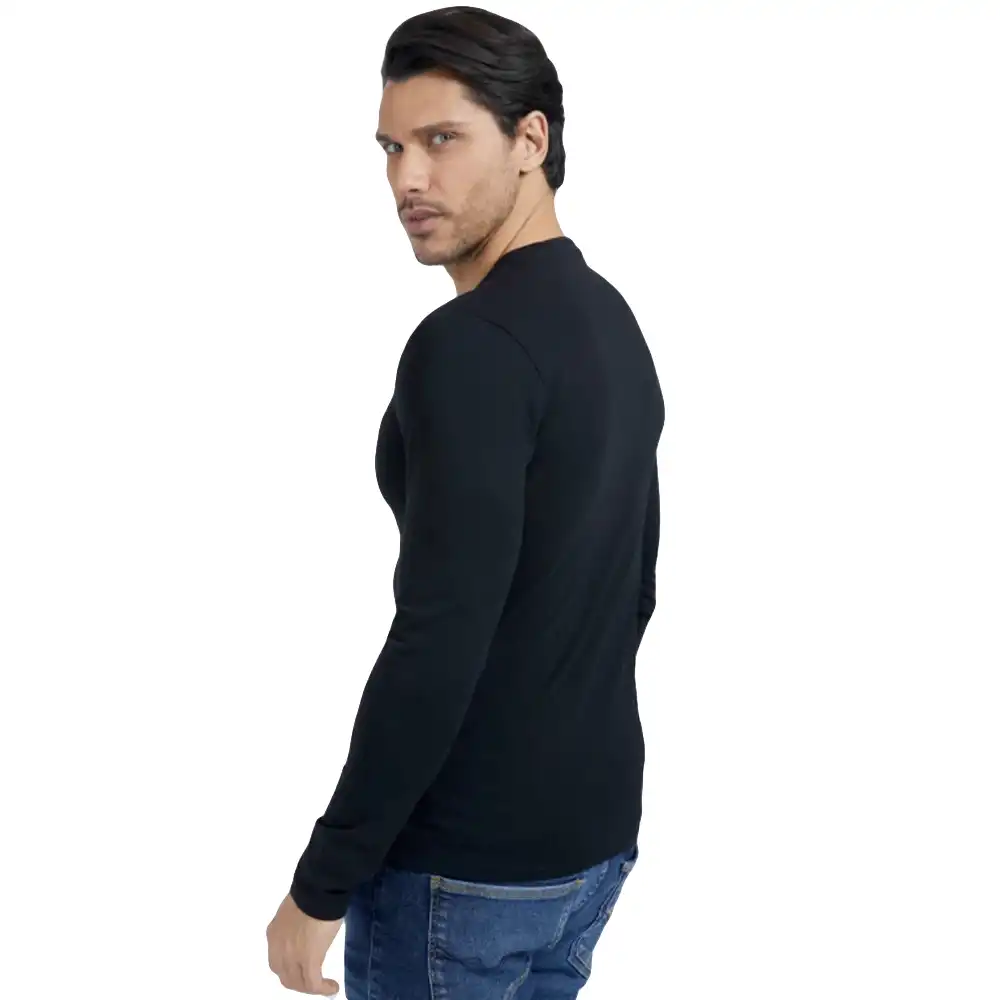 T shirt manche longue homme Guess Little logo triangle Noir - ZESHOES T shirt manche longue homme Guess Little logo triangle Noir - ZESHOES