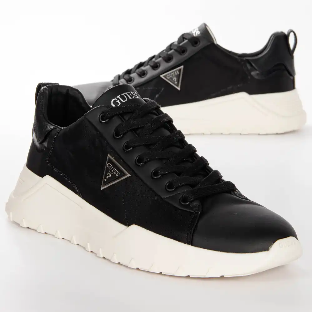 Basket basse homme Guess Original triangle Noir - ZESHOES