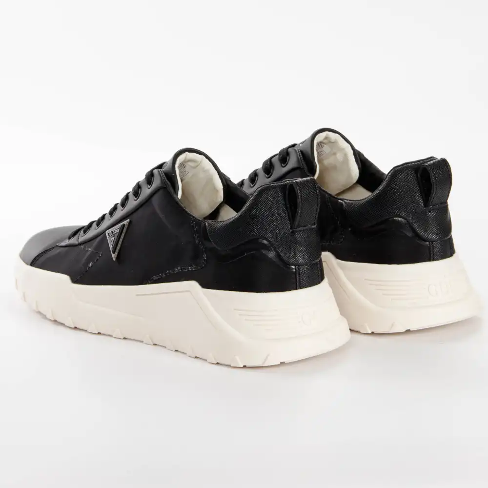 Basket basse homme Guess Original triangle Noir - ZESHOES