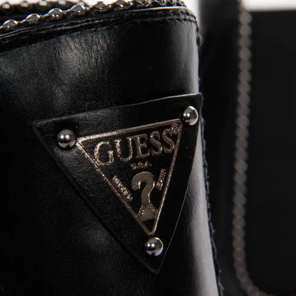Bottine femme Guess Logo triangle Noir - ZESHOES Bottine femme Guess Logo triangle Noir - ZESHOES