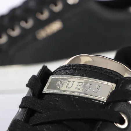 Produits victimes de leur succès Guess Noir Logo Beckie sneaker embossé 4g