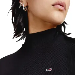 Tee shirt manche longue femme Tommy Jeans Col cheminée Noir - ZESHOES Tee shirt manche longue femme Tommy Jeans Col cheminée Noir - ZESHOES