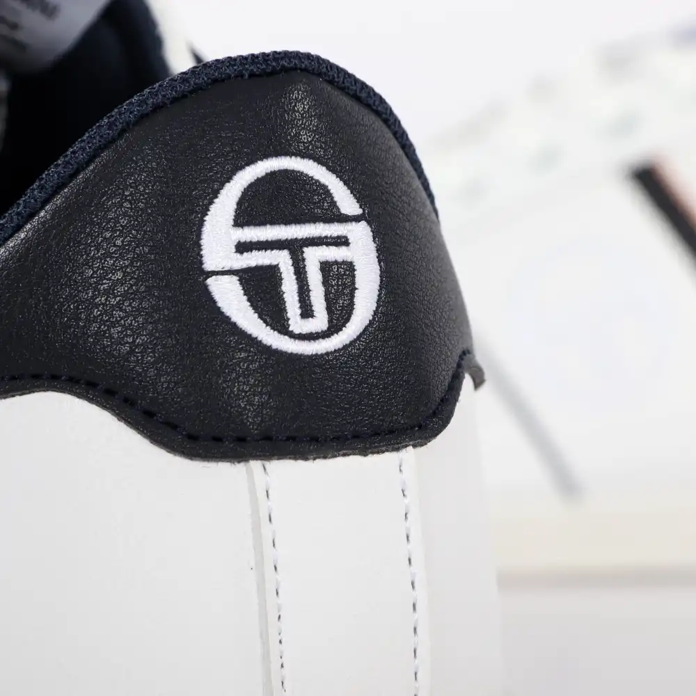  Sergio Tacchini - 8