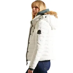 Doudoune femme Superdry Classic badge Blanc - ZESHOES Doudoune femme Superdry Classic badge Blanc - ZESHOES