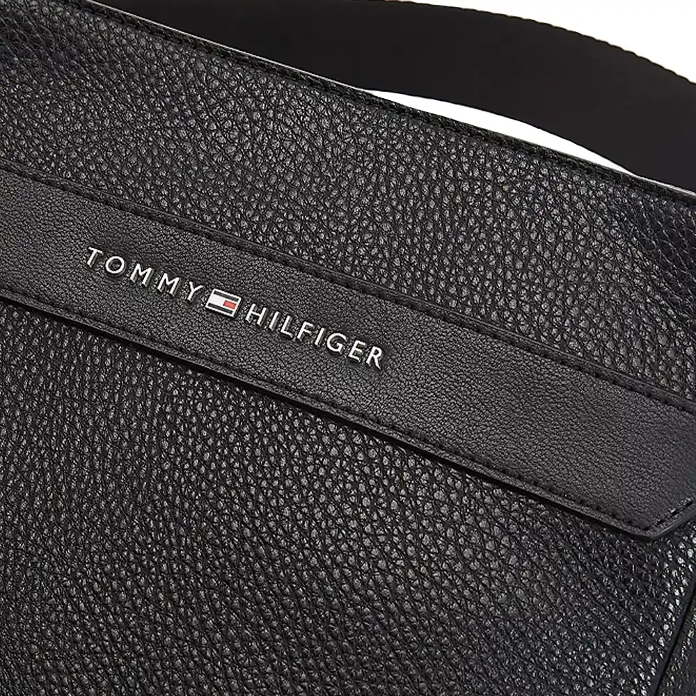 Sac a bandouliere homme Tommy Jeans Downtown effet grain fin Noir - ZESHOES Sac a bandouliere homme Tommy Jeans Downtown effet grain fin Noir - ZESHOES