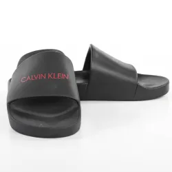 Claquette homme Calvin Klein Slide Noir - ZESHOES Claquette homme Calvin Klein Slide Noir - ZESHOES