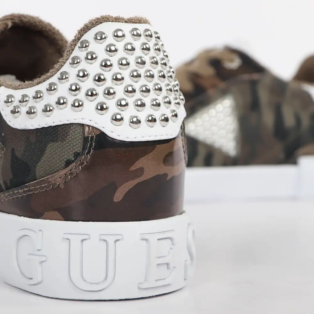 Classic logo Guess - 7 Classic logo Guess - 7