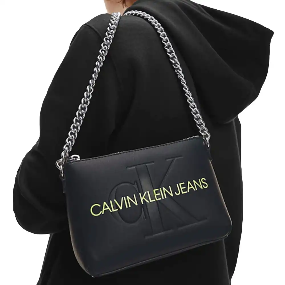 Sac bandoulière femme Calvin Klein Logo en relief Noir - ZESHOES