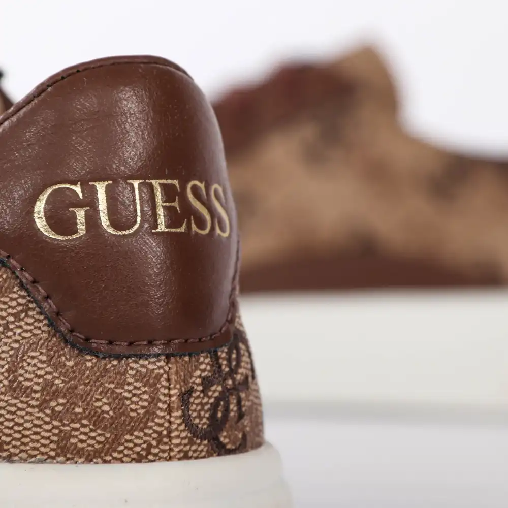 Basket de ville basse homme Guess Verona logo 4g Marron - ZESHOES Basket de ville basse homme Guess Verona logo 4g Marron - ZESHOES