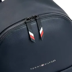 Sac à dos homme Tommy Jeans Essential logo métal Bleu - ZESHOES Sac à dos homme Tommy Jeans Essential logo métal Bleu - ZESHOES