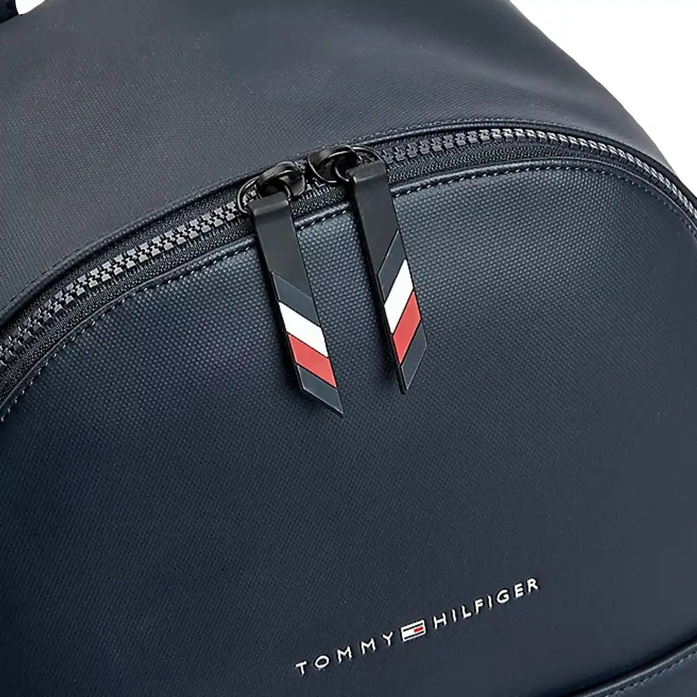 Sac à dos homme Tommy Jeans Essential logo métal Bleu - ZESHOES Sac à dos homme Tommy Jeans Essential logo métal Bleu - ZESHOES