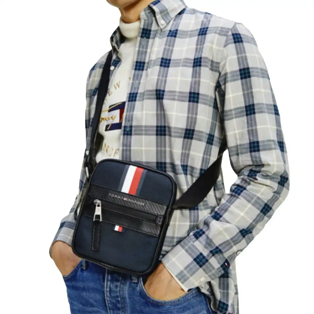 Pochette homme Tommy Jeans Elevated nylon c mini reporter Bleu - ZESHOES Pochette homme Tommy Jeans Elevated nylon c mini reporter Bleu - ZESHOES