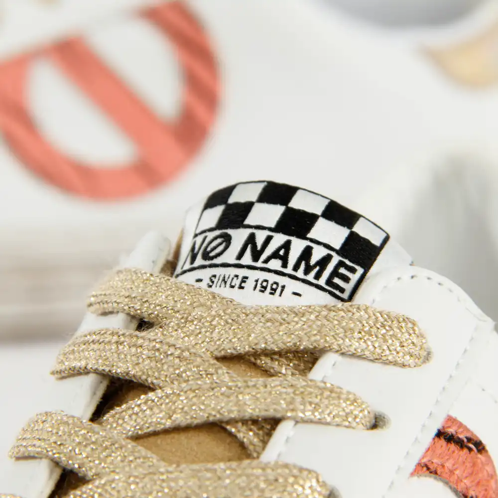 Strike side NO NAME - 3 Strike side NO NAME - 3