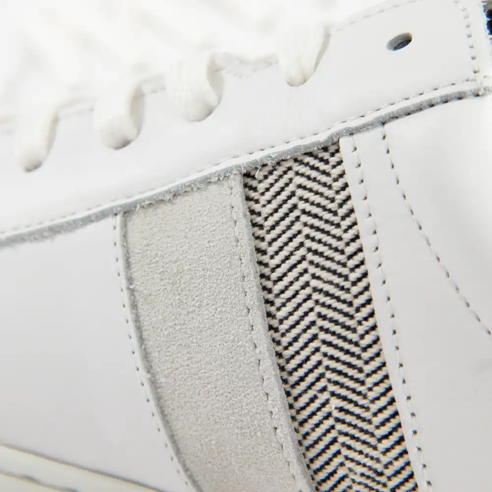 PARTNER: CREATION ref KMNKCH04-05