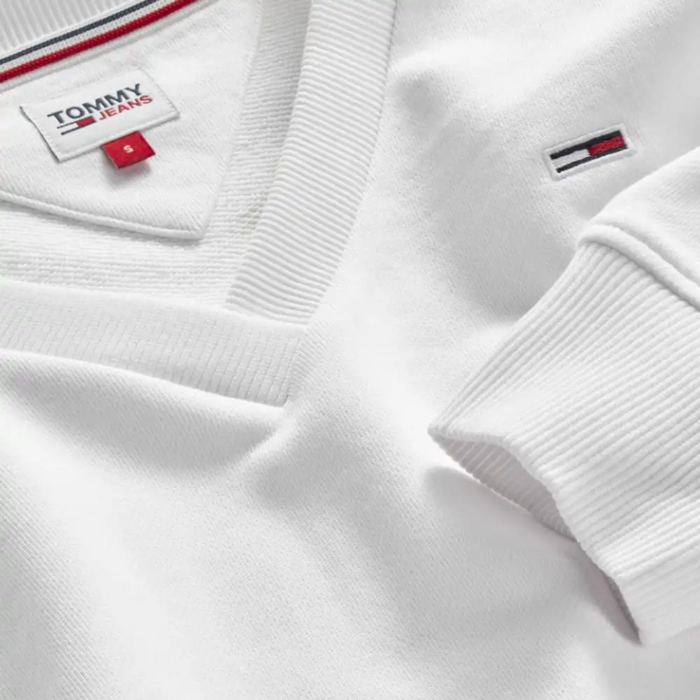 Sweat shirt femme Tommy Jeans Feminine v-neck Blanc - ZESHOES Sweat shirt femme Tommy Jeans Feminine v-neck Blanc - ZESHOES