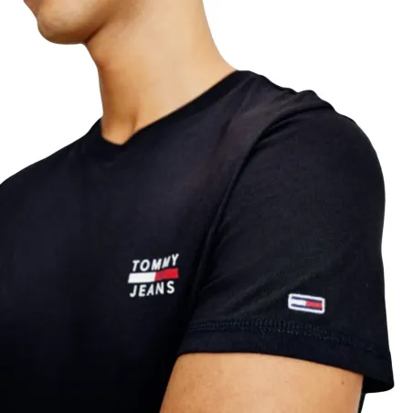 Produits victimes de leur succès Tommy Jeans Noir Chest logo tee