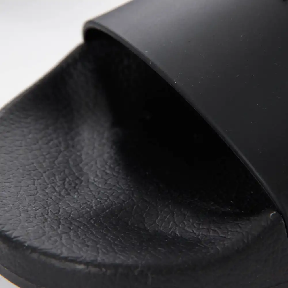 Claquette homme Calvin Klein Original logo Noir - ZESHOES Claquette homme Calvin Klein Original logo Noir - ZESHOES