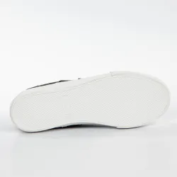 Sneaker classic logo triangle Guess - 5 Sneaker classic logo triangle Guess - 5