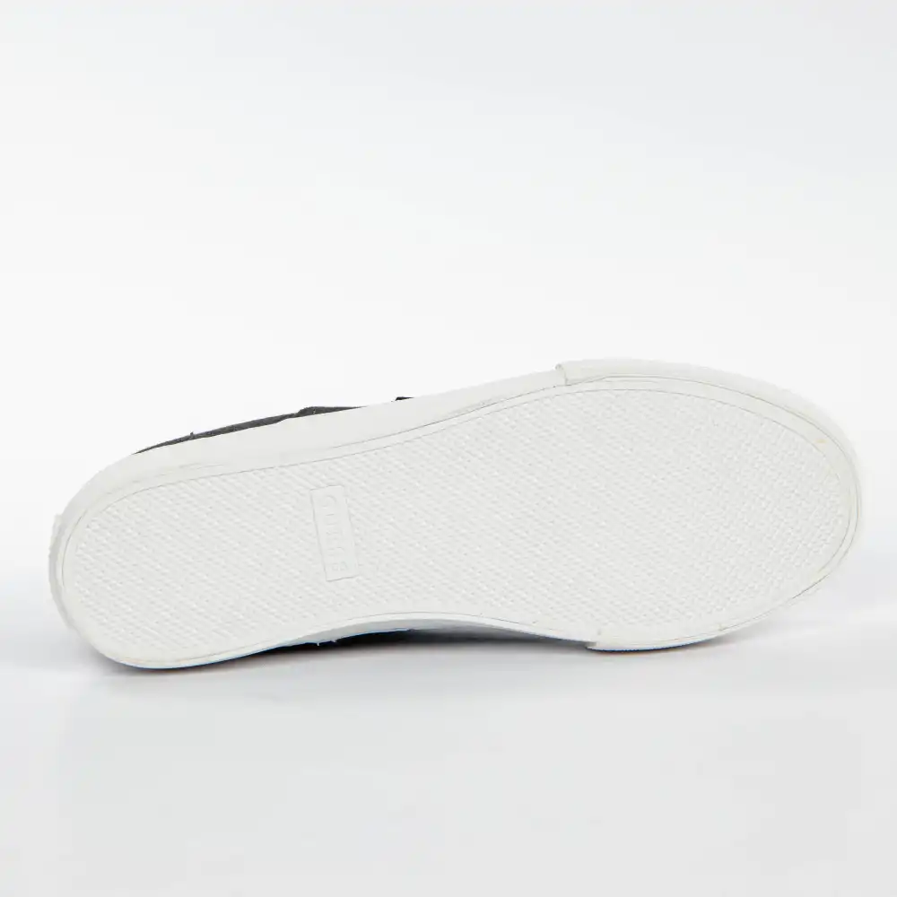 Sneaker classic logo triangle Guess - 5 Sneaker classic logo triangle Guess - 5