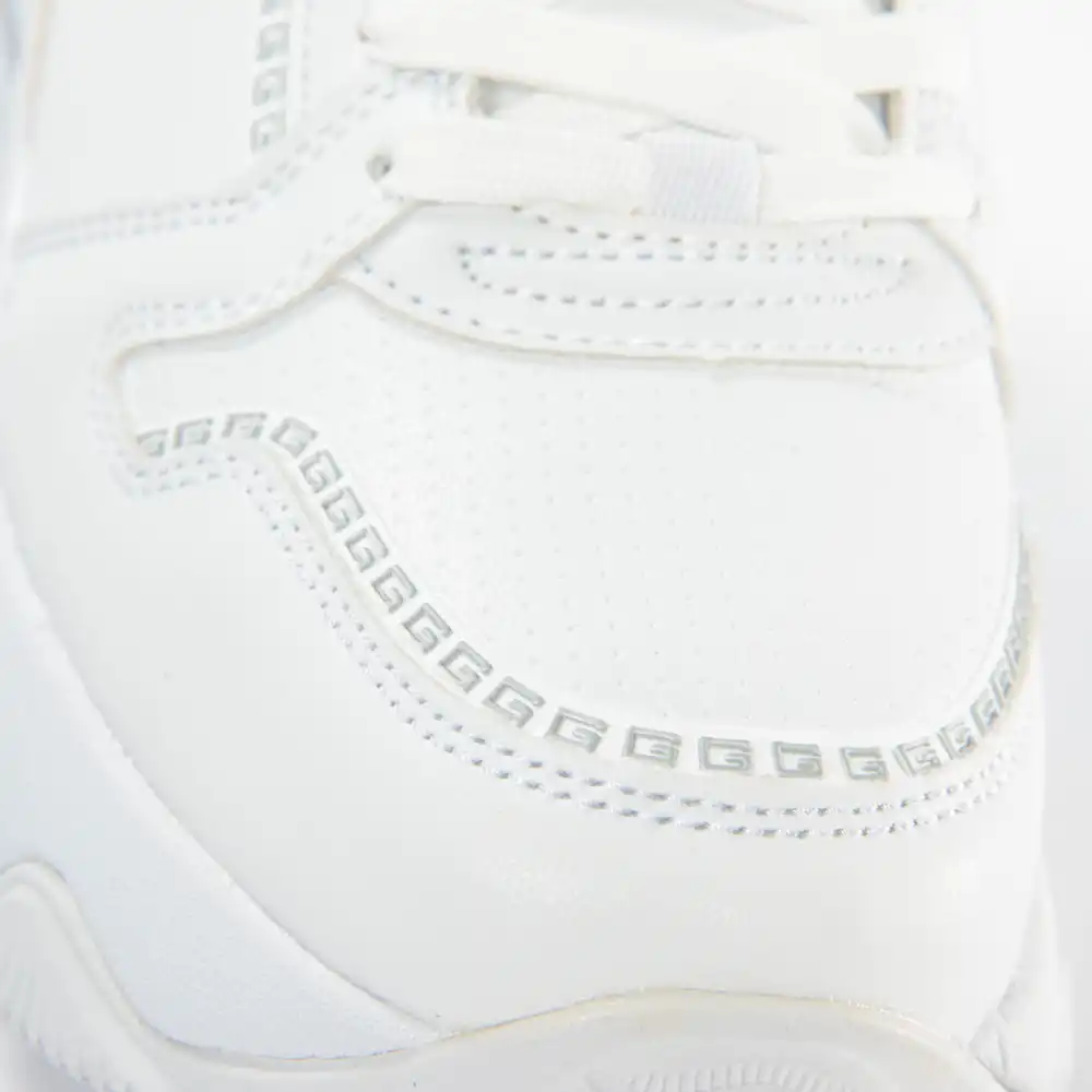 Chunky sneaker Guess - 6 Chunky sneaker Guess - 6