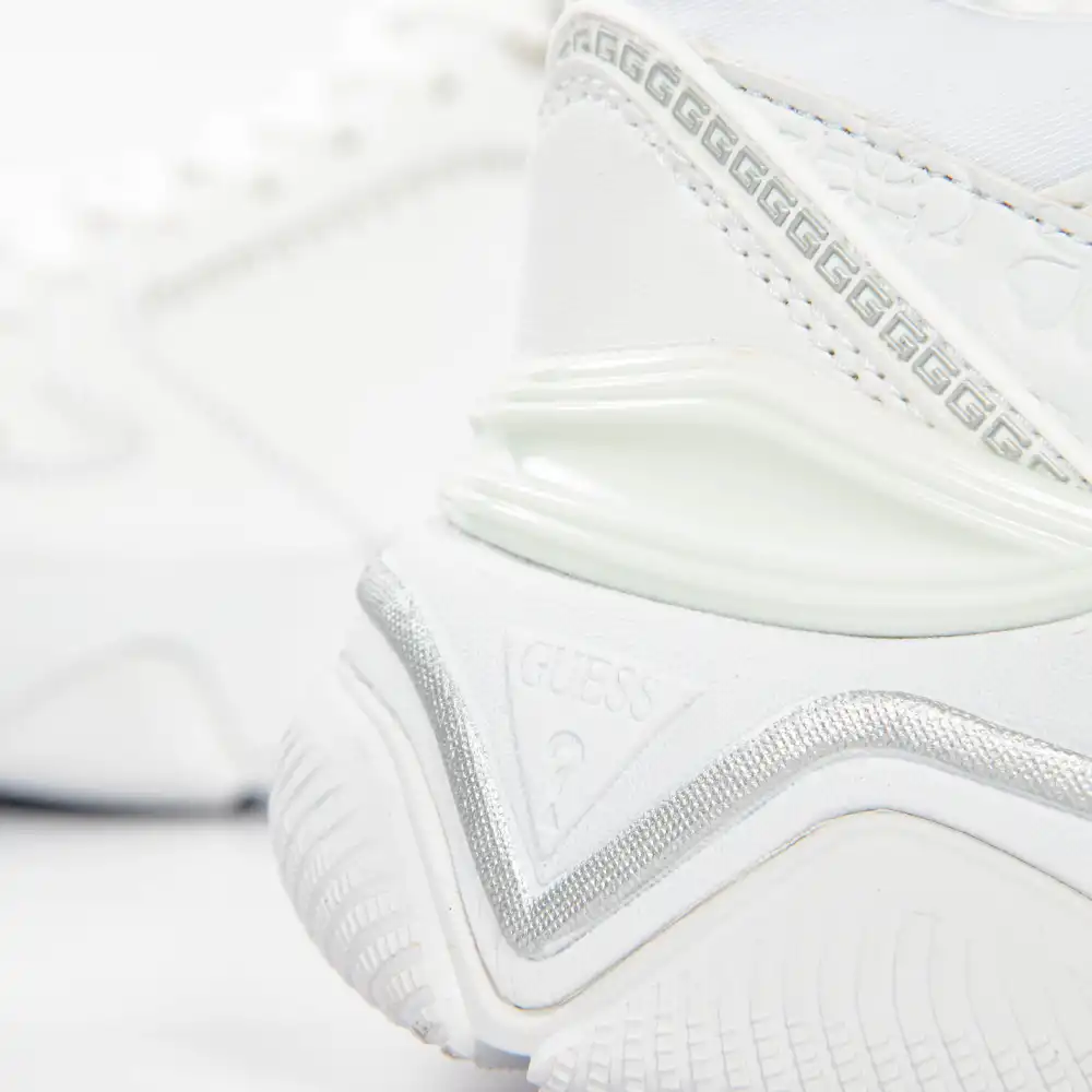 Chunky sneaker Guess - 8 Chunky sneaker Guess - 8