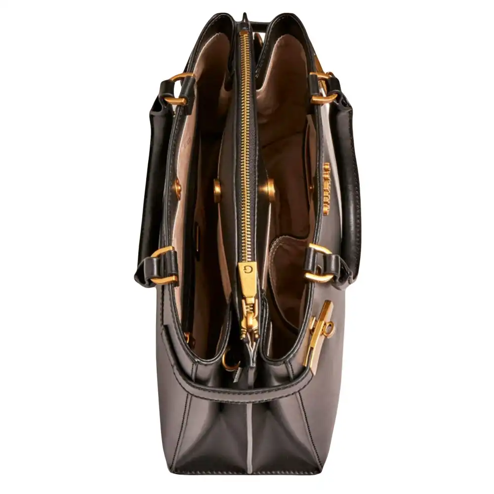 Zadi charm Guess - 2 Zadi charm Guess - 2