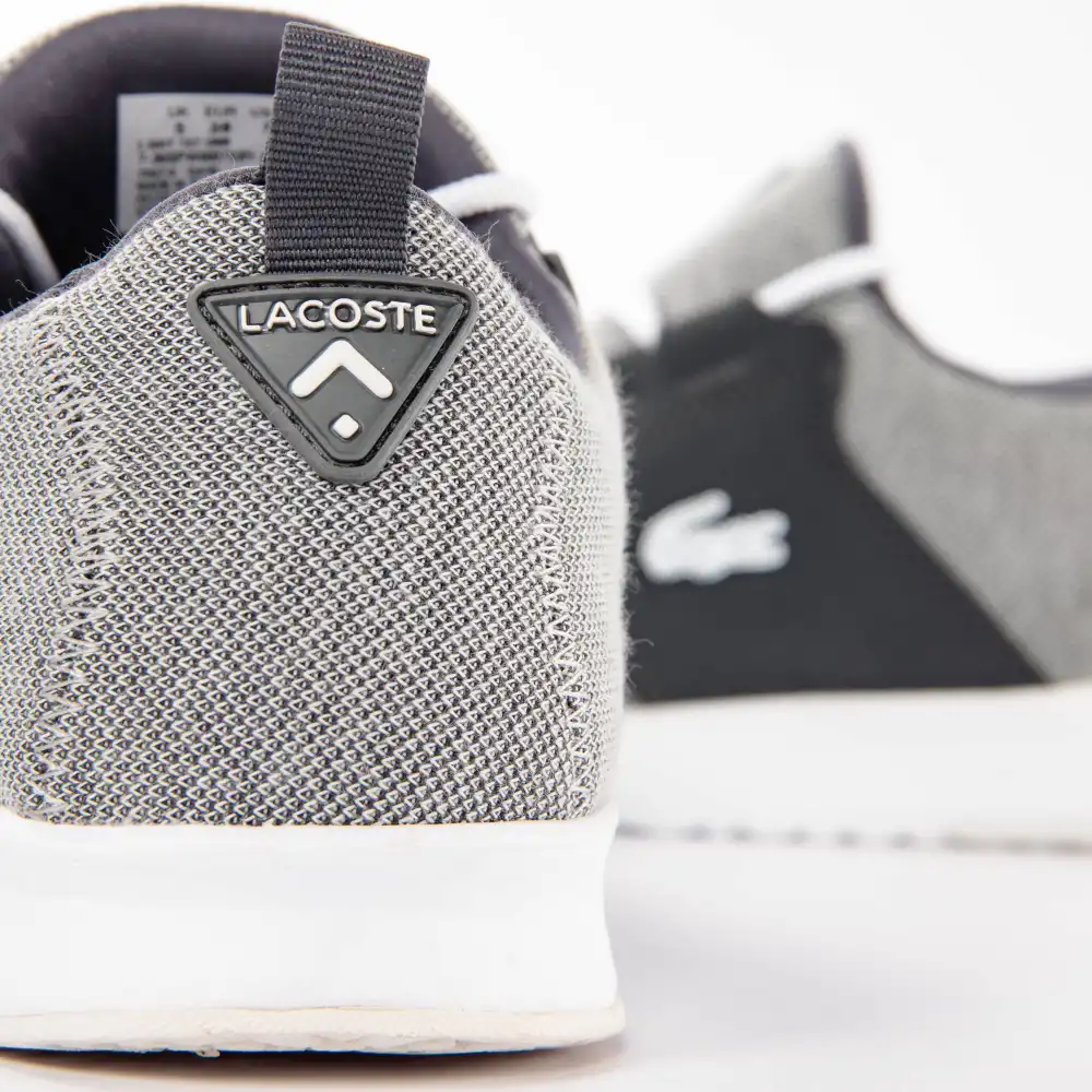 Basket de ville basse homme Lacoste Light txt Gris - ZESHOES