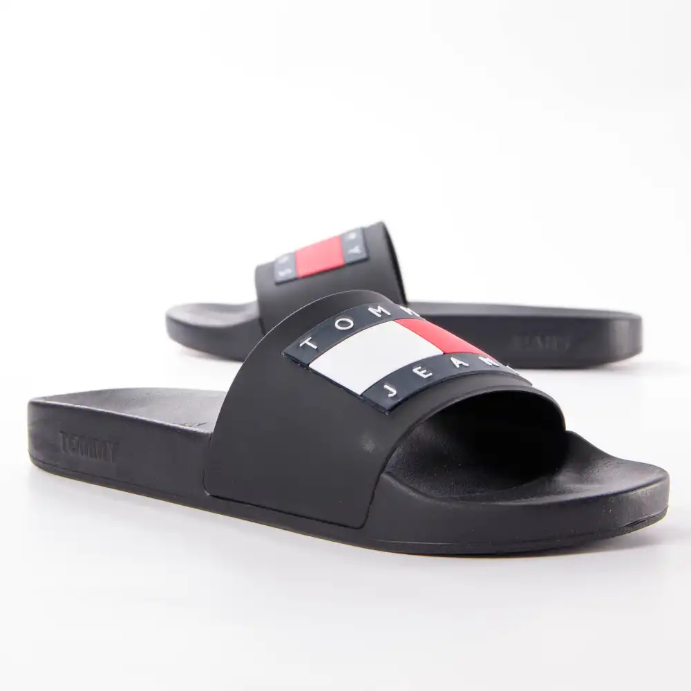 Claquette homme Tommy Jeans Flag pool slide Noir - ZESHOES