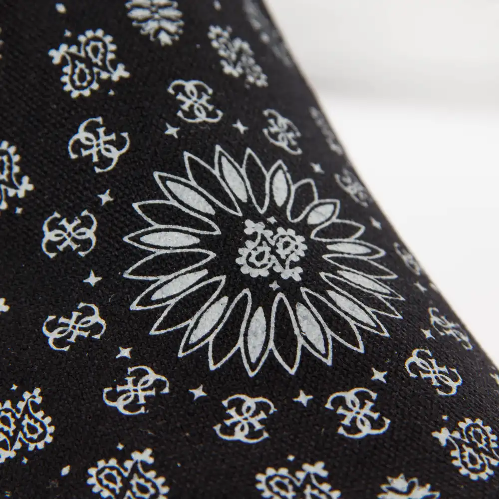 Basket de ville basse homme Guess Spiral designer Noir - ZESHOES