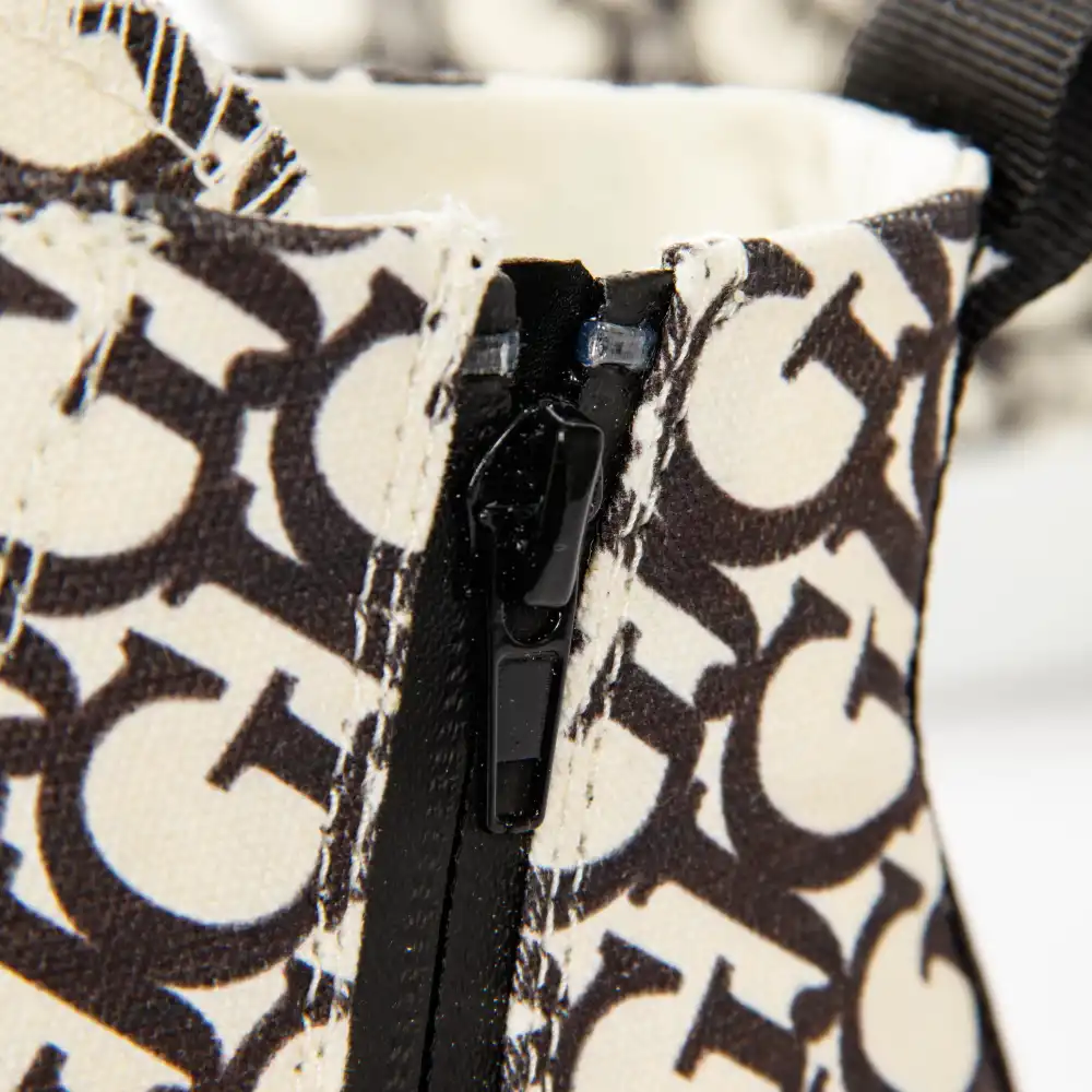 Classic old school Guess - 3