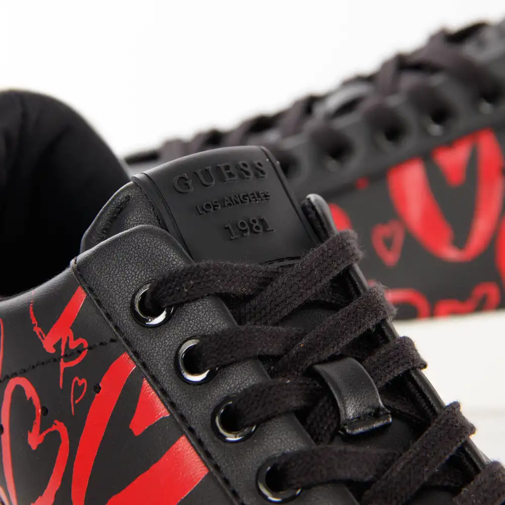 heart logo Guess - 3