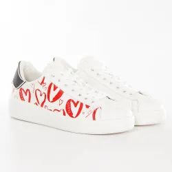 heart logo Guess - 1