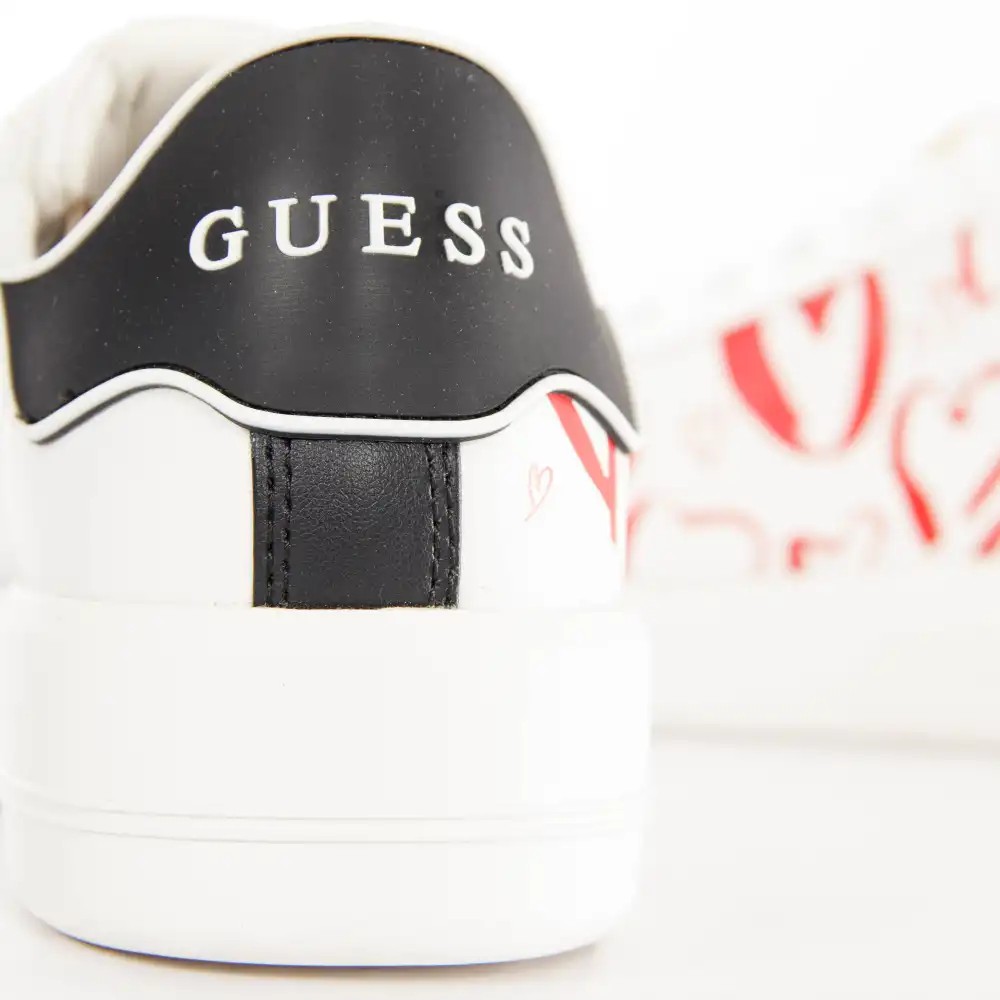 heart logo Guess - 9 heart logo Guess - 9