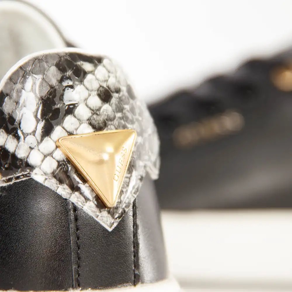 Classic gold triangle Guess - 7