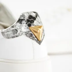 Classic gold triangle Guess - 7 Classic gold triangle Guess - 7