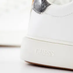 Classic gold triangle Guess - 8 Classic gold triangle Guess - 8