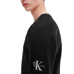 Monogramme avec insigne Calvin Klein - 3 Monogramme avec insigne Calvin Klein - 3