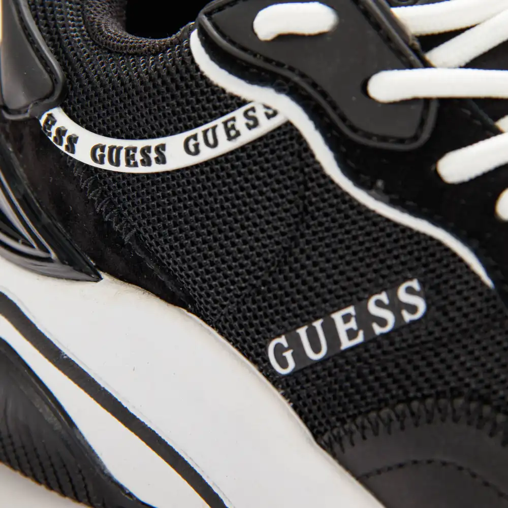 Clea B&W Guess - 5 Clea B&W Guess - 5