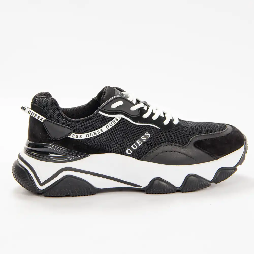 Clea B&W Guess - 4 Clea B&W Guess - 4