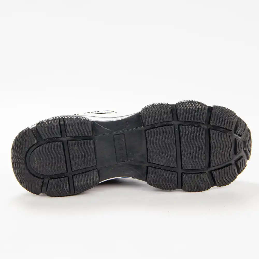 Clea B&W Guess - 6 Clea B&W Guess - 6