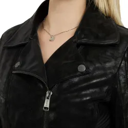 Classic winter Guess - 3 Classic winter Guess - 3