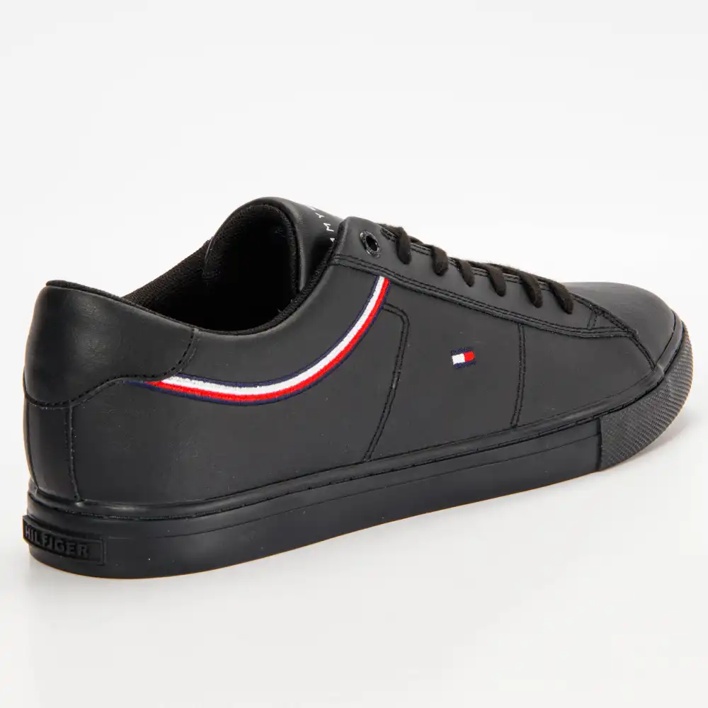 Essential Tommy Jeans - 7 Essential Tommy Jeans - 7